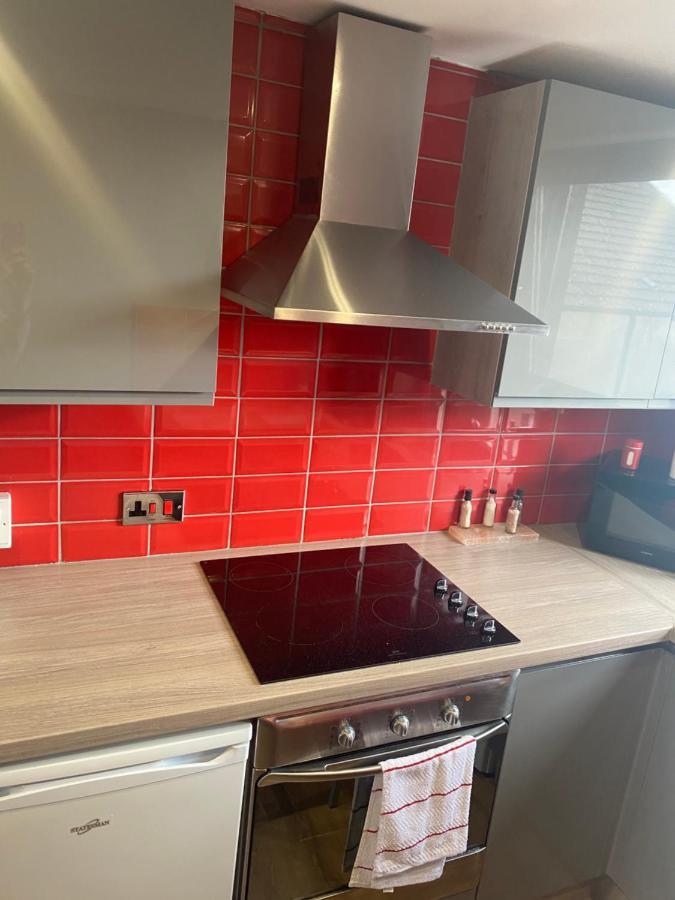 2 Bedroom Apartment In Saltcoats Town Beside The Seaside Kültér fotó