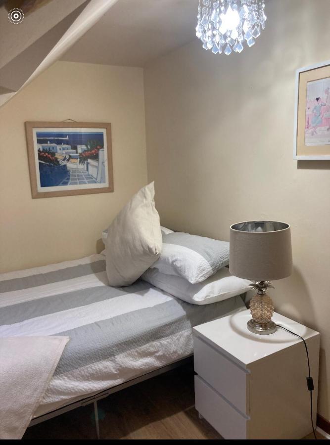 2 Bedroom Apartment In Saltcoats Town Beside The Seaside Kültér fotó